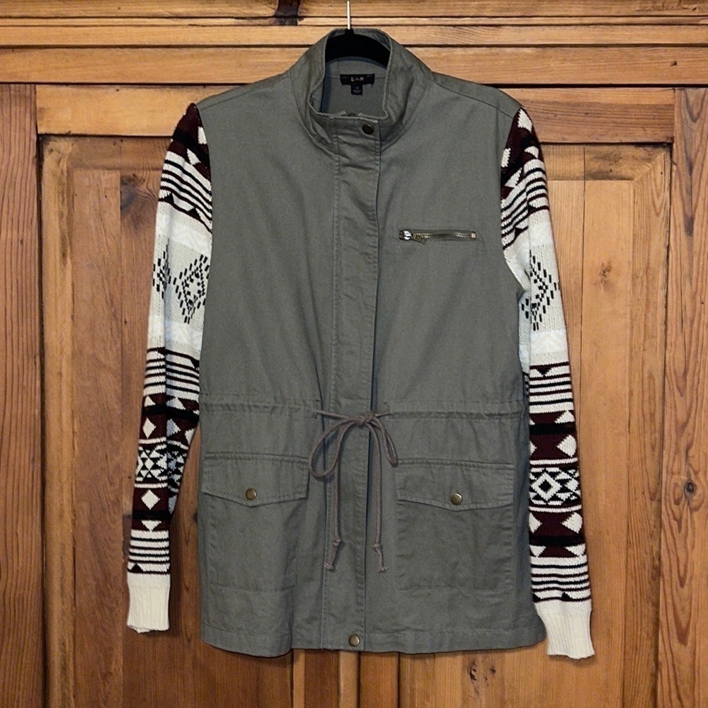 E&M Army Green Anorak fair isle sleeves Jacket Sz. MD